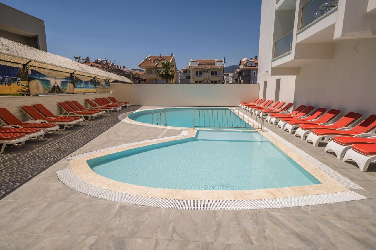 מרמריס Point Beach Hotel מראה חיצוני תמונה