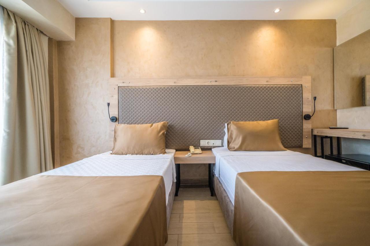 מרמריס Point Beach Hotel מראה חיצוני תמונה