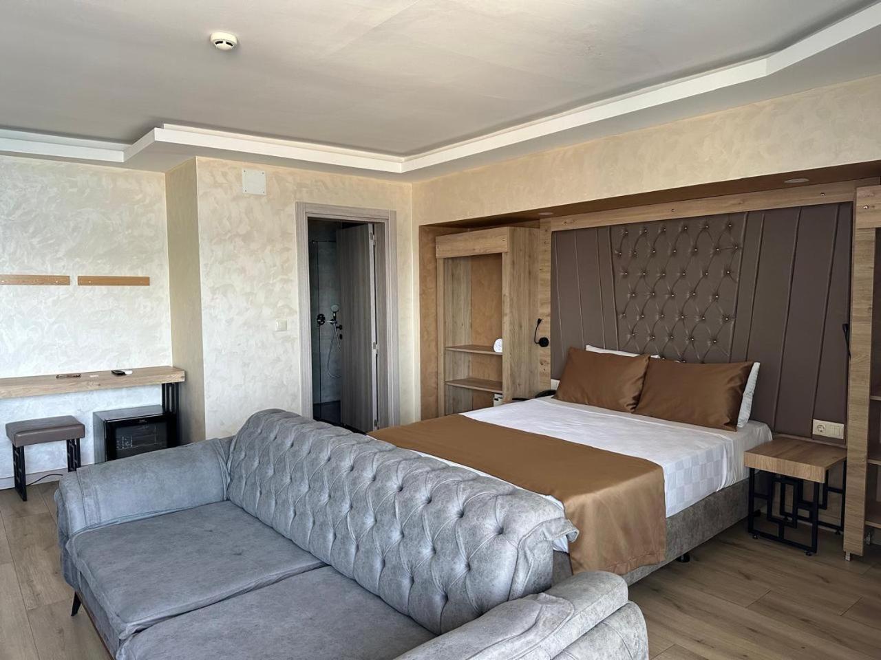 מרמריס Point Beach Hotel מראה חיצוני תמונה