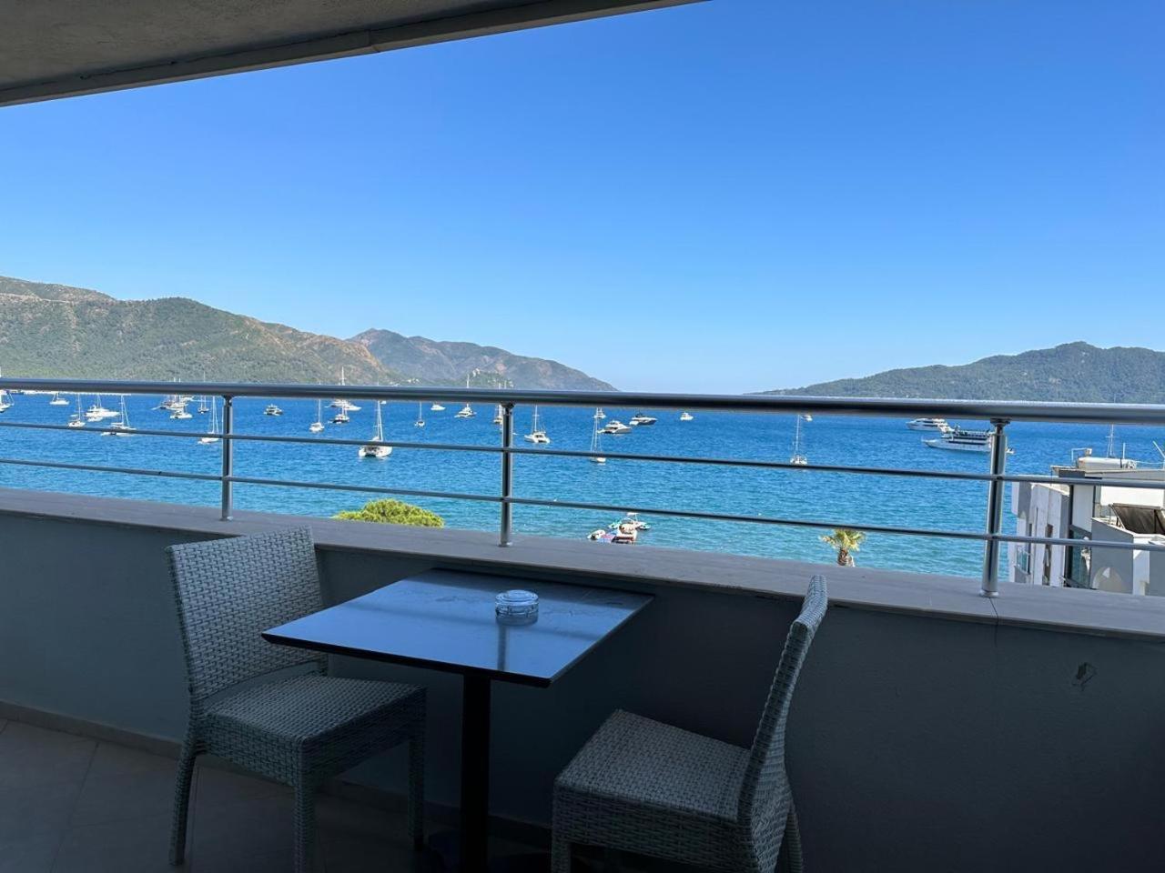 מרמריס Point Beach Hotel מראה חיצוני תמונה