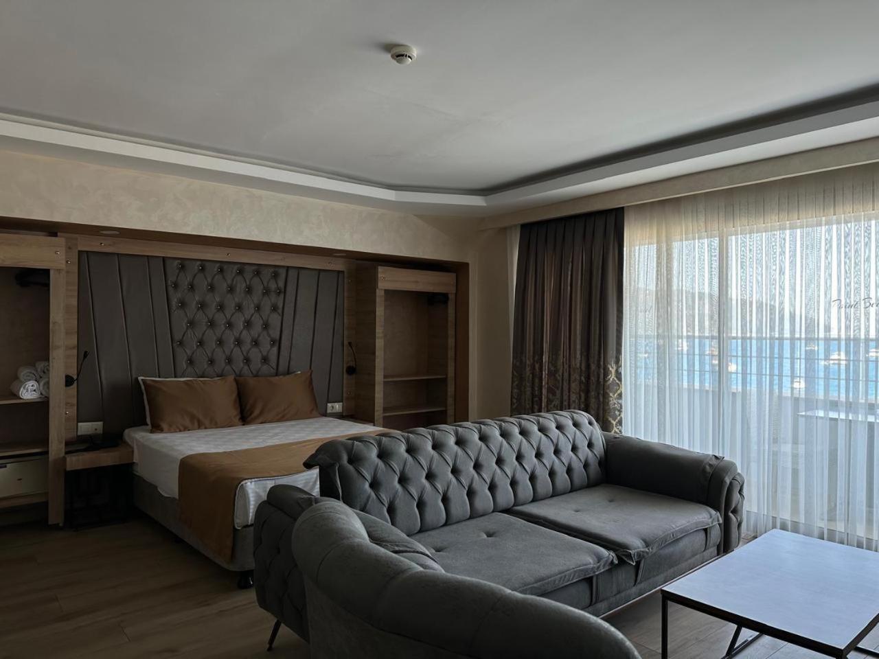 מרמריס Point Beach Hotel מראה חיצוני תמונה