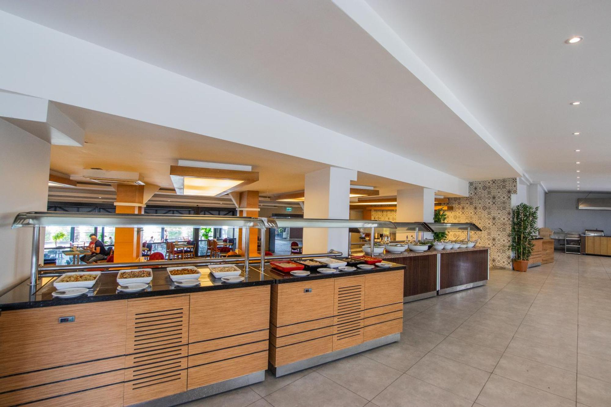 מרמריס Point Beach Hotel מראה חיצוני תמונה